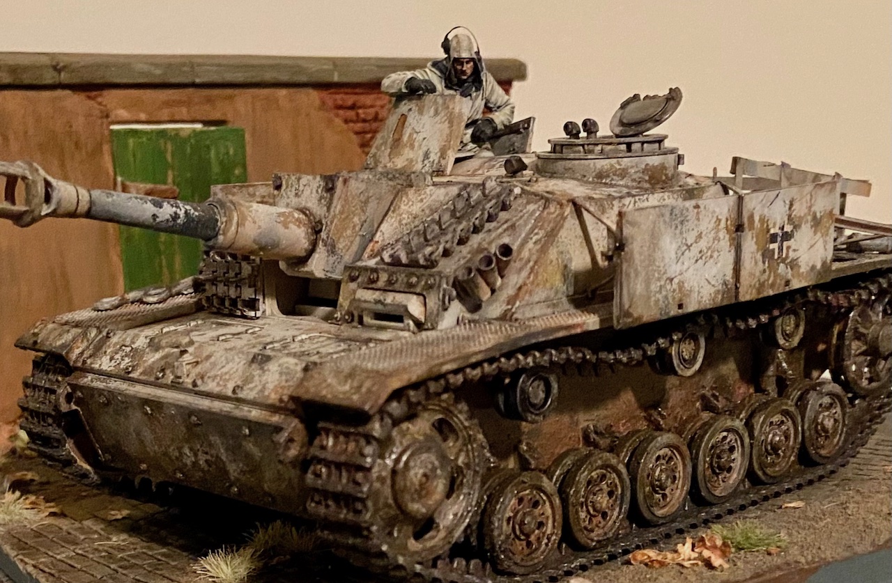 Building StuG III Model in Winter Camouflage